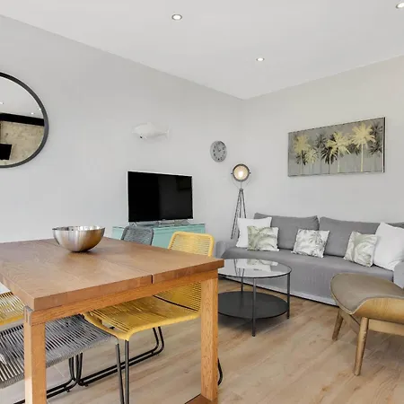 Casa Leopoldo - La Roca *